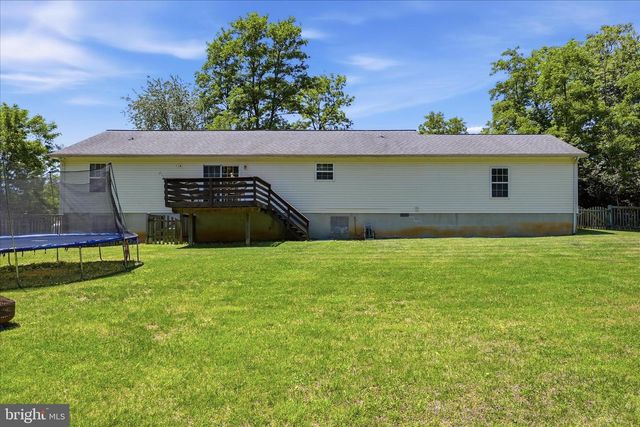 200 STAYMAN DR, Clear Brook, VA 22624