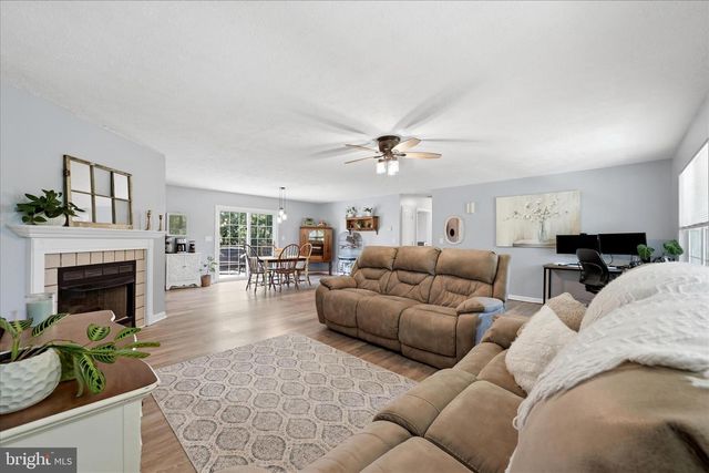 200 STAYMAN DR, Clear Brook, VA 22624