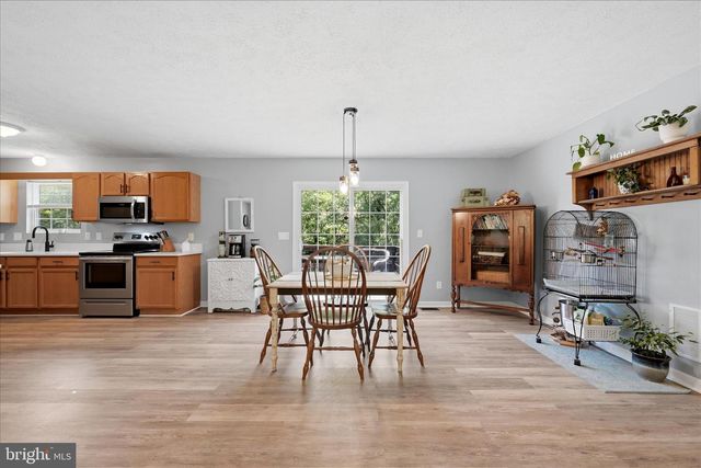 200 STAYMAN DR, Clear Brook, VA 22624
