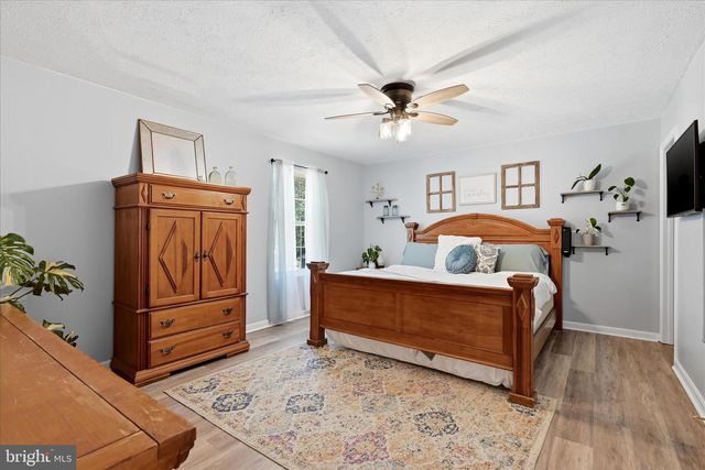 200 STAYMAN DR, Clear Brook, VA 22624