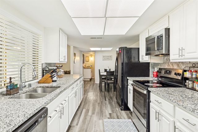 10826 Wallbrook Drive, Dallas, TX 75238