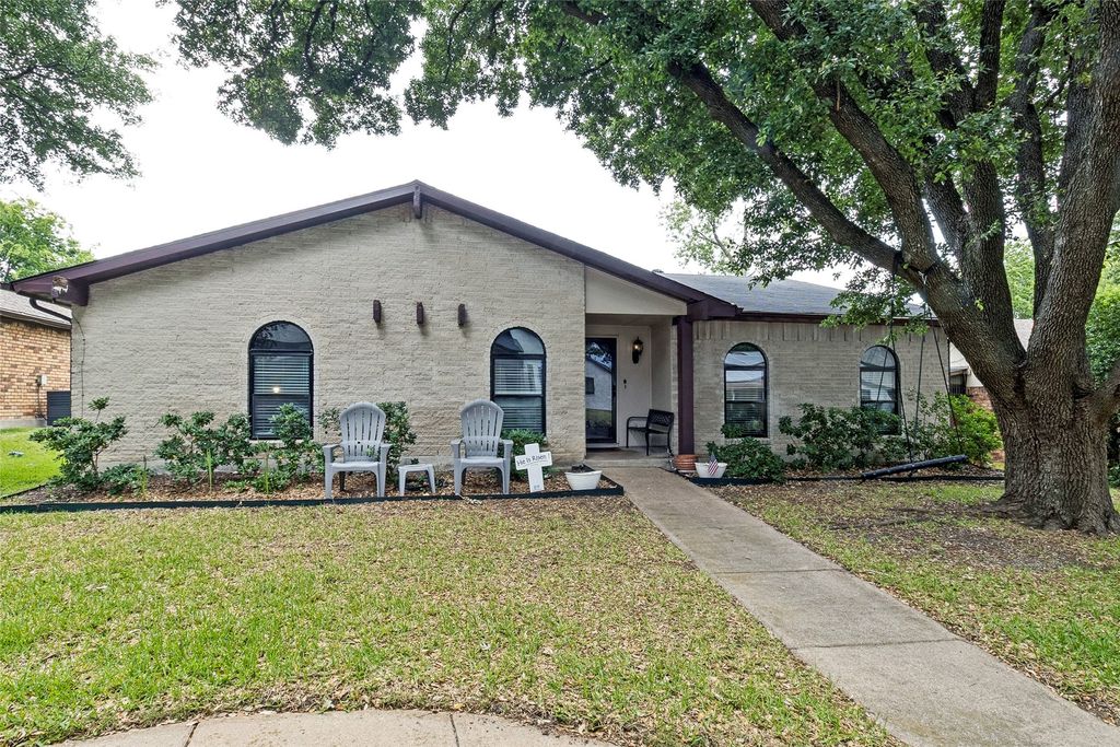 10826 Wallbrook Drive, Dallas, TX 75238