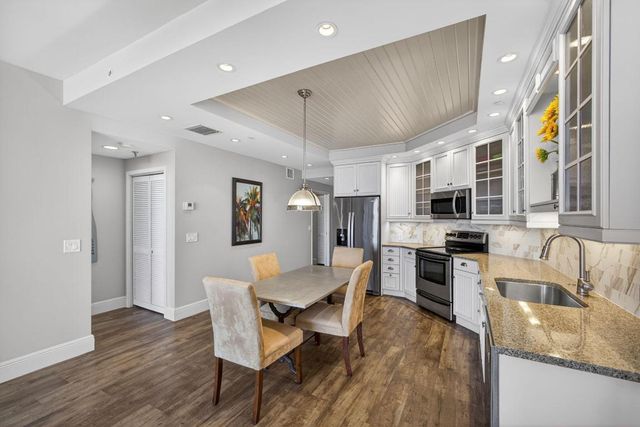 11370 Twelve Oaks Way 417, North Palm Beach, FL 33408