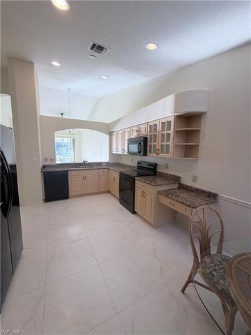 8220 Ibis Cove CIR B216, Naples, FL 34119
