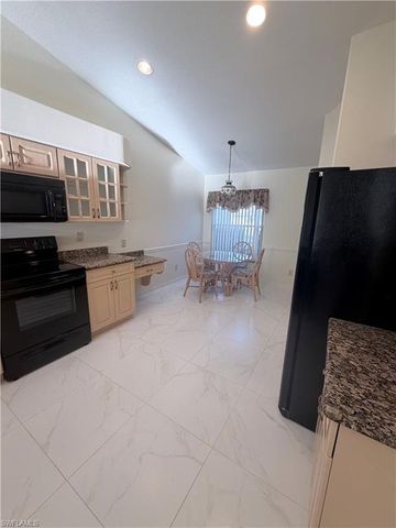 8220 Ibis Cove CIR B216, Naples, FL 34119