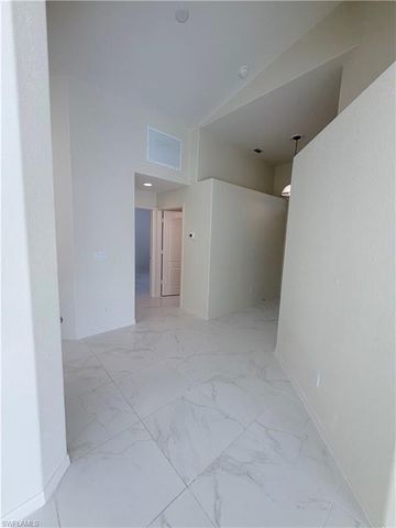 8220 Ibis Cove CIR B216, Naples, FL 34119