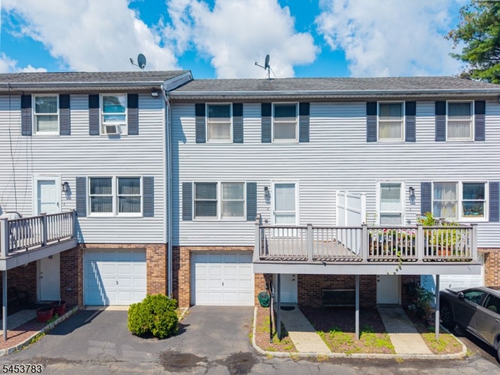 210 Caldwell Ave 2, Paterson City, NJ 07501 — photo 2