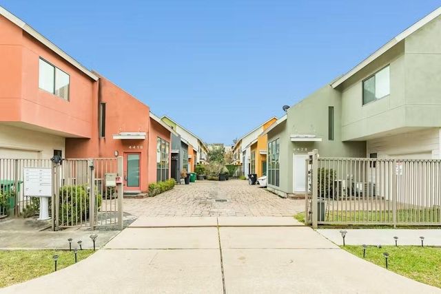 4425 Eigel Street, Houston, TX 77007