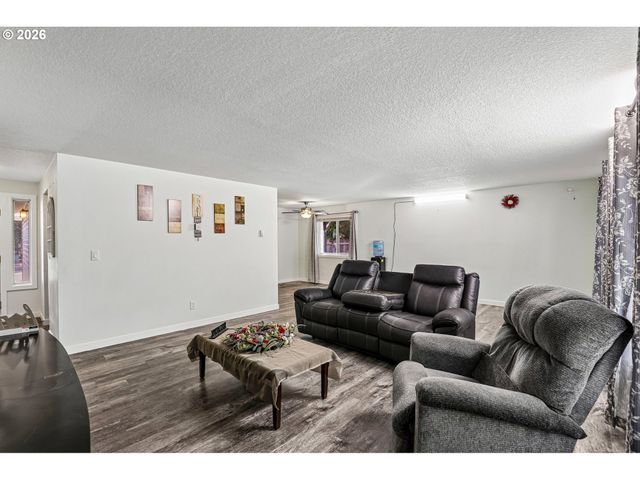 1218 Se Park Crest Ave, Vancouver, WA 98683