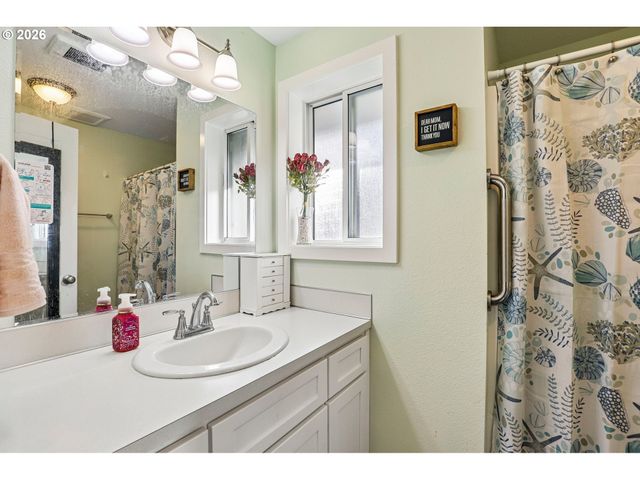 1218 Se Park Crest Ave, Vancouver, WA 98683