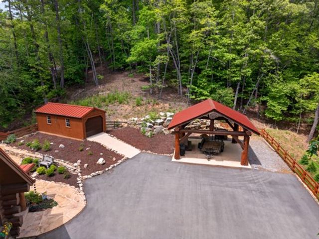 28 Fish Camp Way, Mineral Bluff, GA 30559