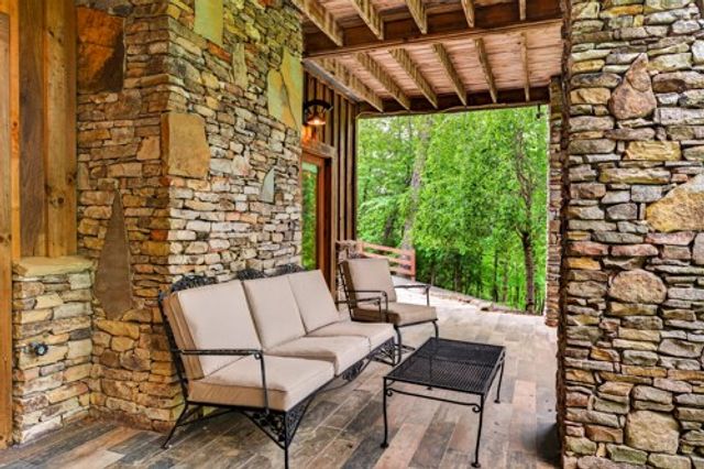 28 Fish Camp Way, Mineral Bluff, GA 30559