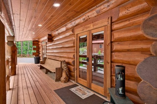 28 Fish Camp Way, Mineral Bluff, GA 30559
