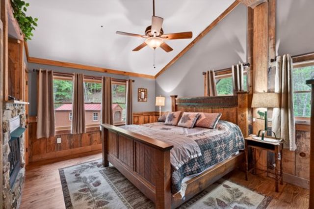 28 Fish Camp Way, Mineral Bluff, GA 30559