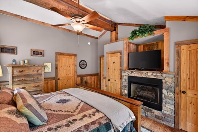 28 Fish Camp Way, Mineral Bluff, GA 30559