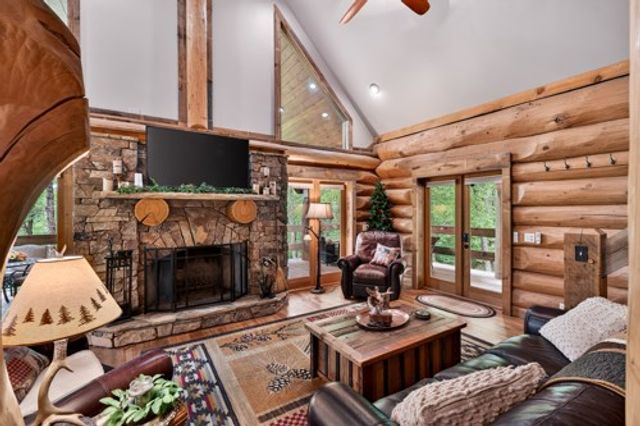 28 Fish Camp Way, Mineral Bluff, GA 30559