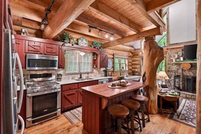 28 Fish Camp Way, Mineral Bluff, GA 30559