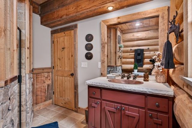 28 Fish Camp Way, Mineral Bluff, GA 30559
