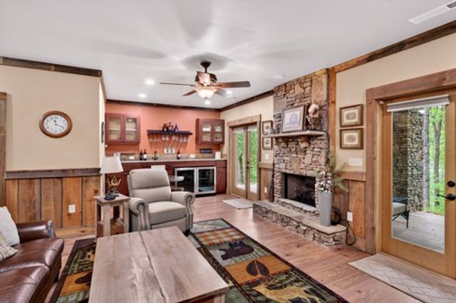28 Fish Camp Way, Mineral Bluff, GA 30559