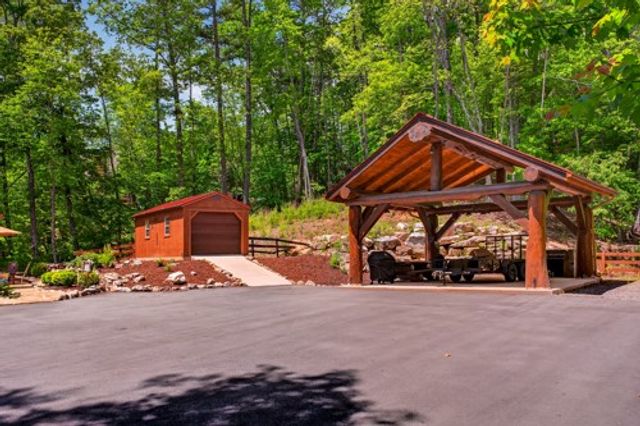 28 Fish Camp Way, Mineral Bluff, GA 30559