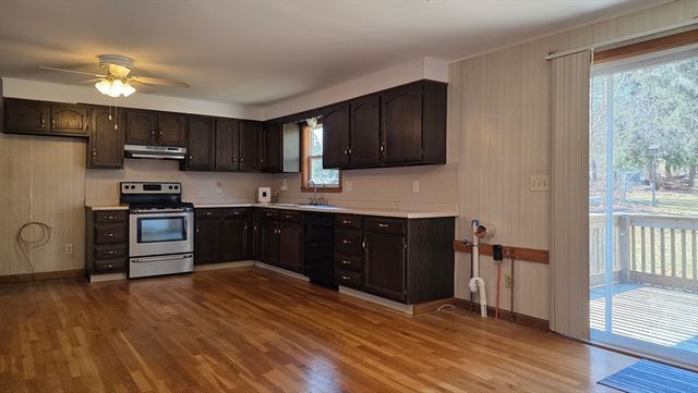 47 Narrows, Freetown, MA 02702