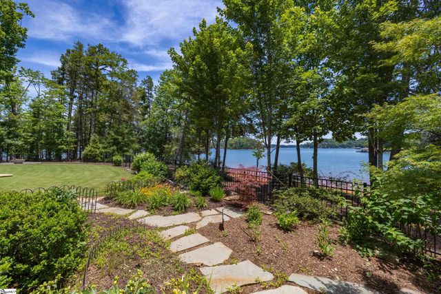 3021 Rock Point Drive Lot 20 Lot 20 The Oaks, Seneca, SC 29672