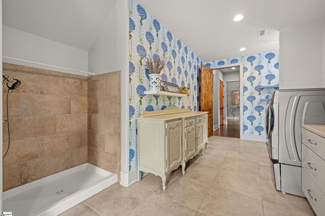 3021 Rock Point Drive Lot 20 Lot 20 The Oaks, Seneca, SC 29672