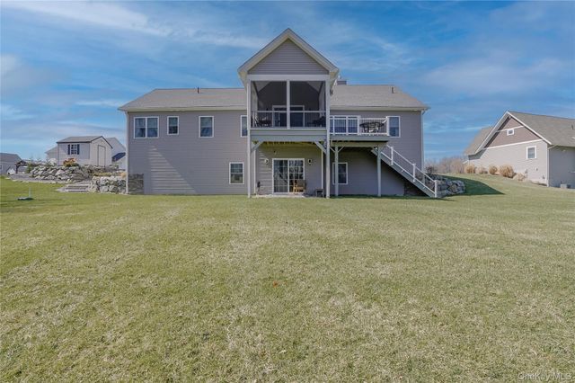 23 Swan Hollow, New Windsor, NY 12553