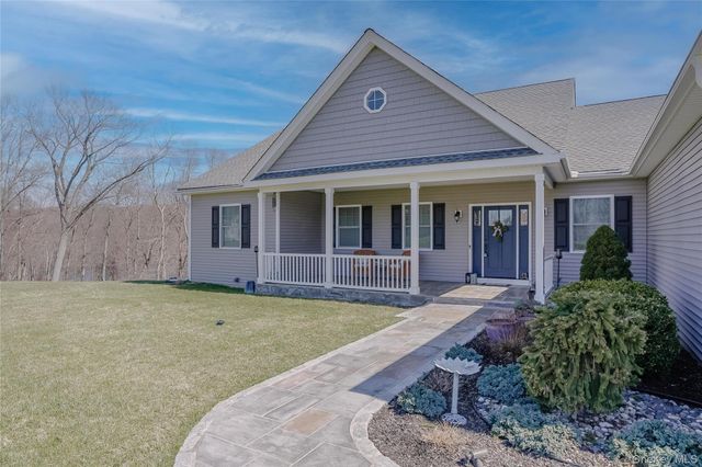 23 Swan Hollow, New Windsor, NY 12553