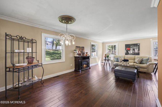 58 Knox Lane, Manalapan, NJ 07726