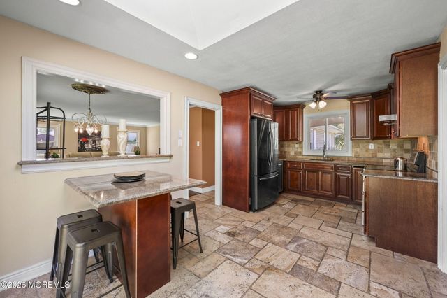 58 Knox Lane, Manalapan, NJ 07726