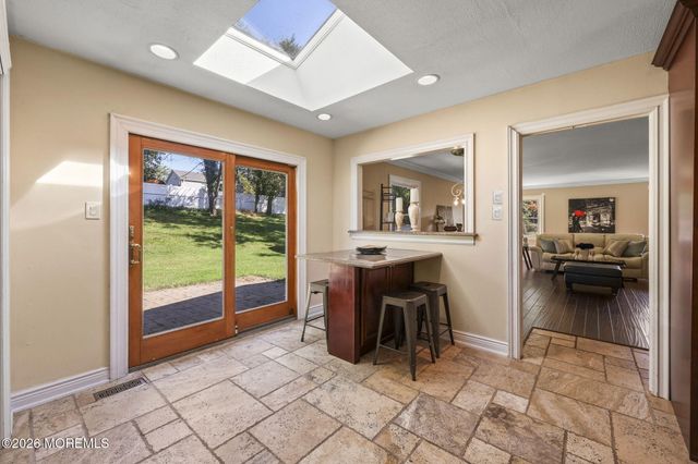 58 Knox Lane, Manalapan, NJ 07726