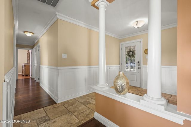 58 Knox Lane, Manalapan, NJ 07726