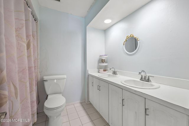 58 Knox Lane, Manalapan, NJ 07726