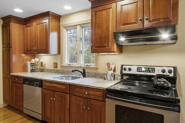 4 Crown Road, Westford, MA 01886