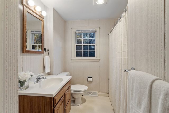 4 Crown Road, Westford, MA 01886