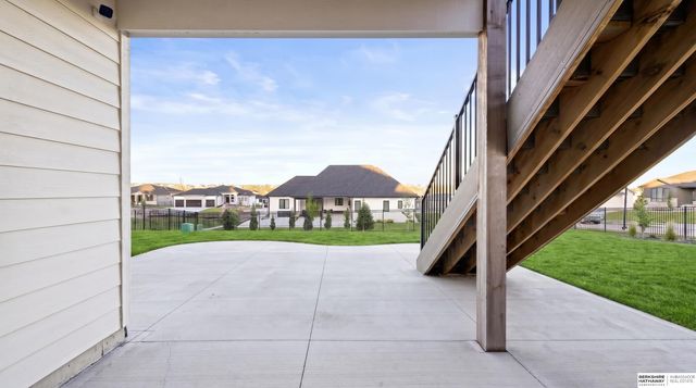 19002 Acorn Drive, Gretna, NE 68028