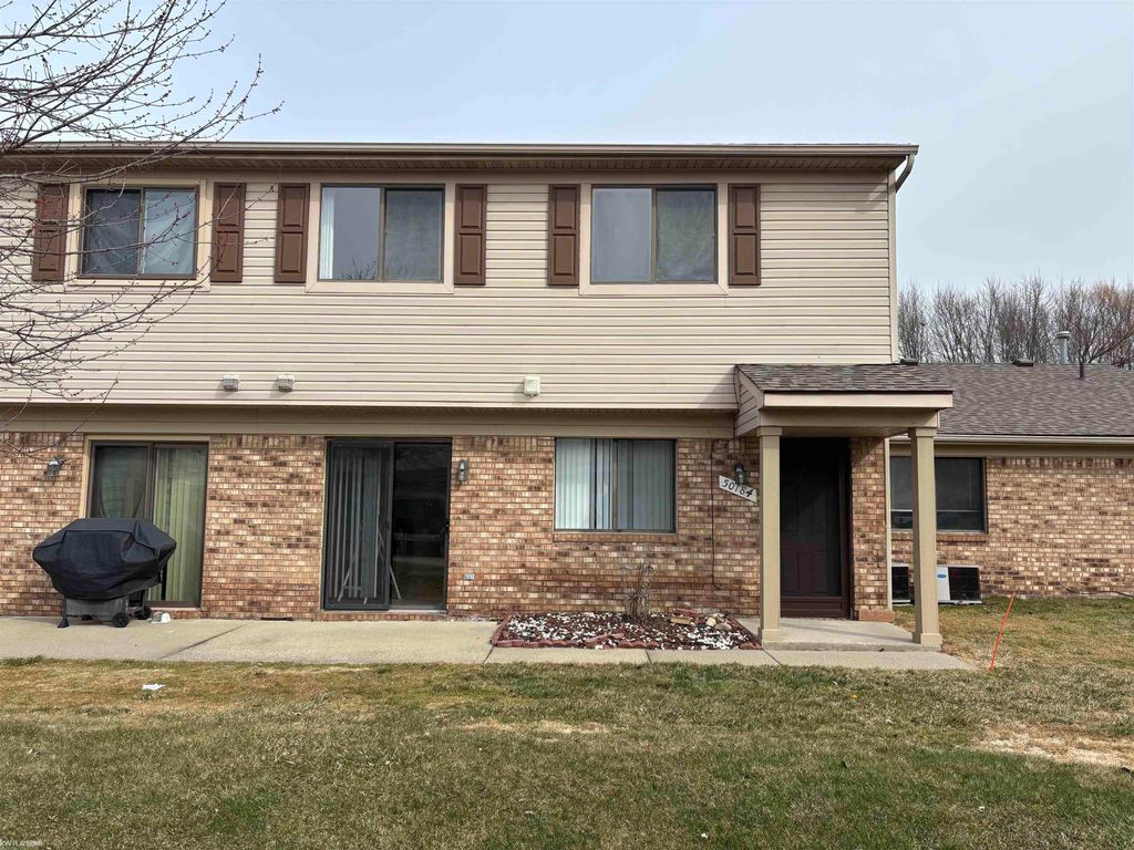 50184 N Horst Court, Chesterfield Twp, MI 48047
