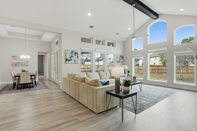 169 Storm Way, Castroville, TX 78009