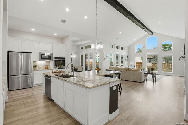 169 Storm Way, Castroville, TX 78009