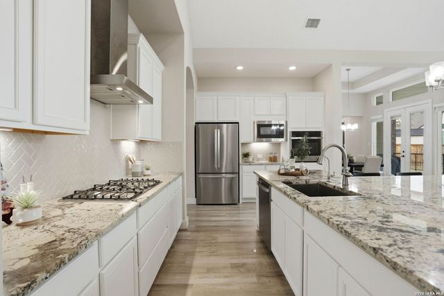 169 Storm Way, Castroville, TX 78009