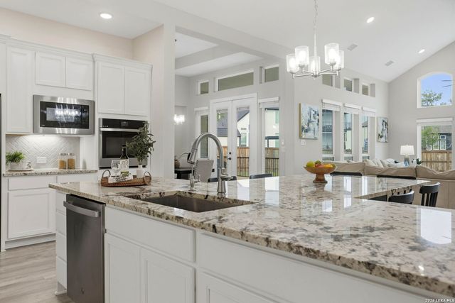 169 Storm Way, Castroville, TX 78009