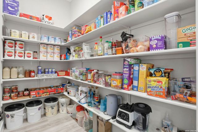 169 Storm Way, Castroville, TX 78009