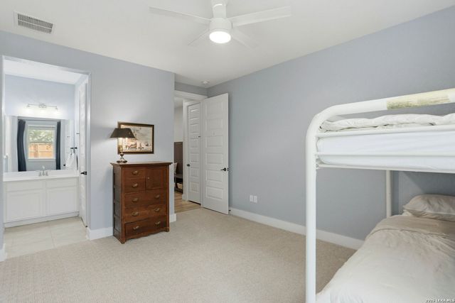 169 Storm Way, Castroville, TX 78009