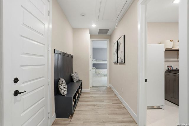 169 Storm Way, Castroville, TX 78009