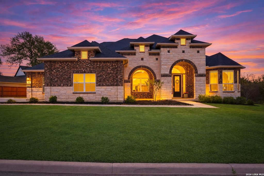 169 Storm Way, Castroville, TX 78009