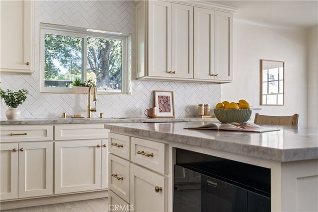 1152 N Cedar Street, Glendale, CA 91207