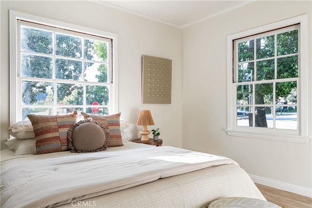 1152 N Cedar Street, Glendale, CA 91207