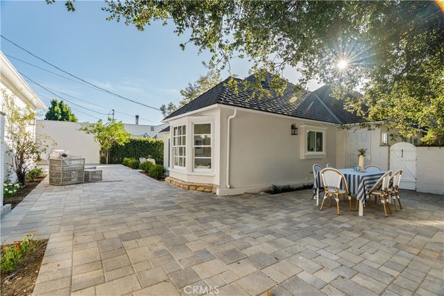 1152 N Cedar Street, Glendale, CA 91207