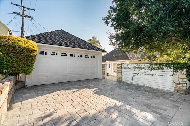 1152 N Cedar Street, Glendale, CA 91207